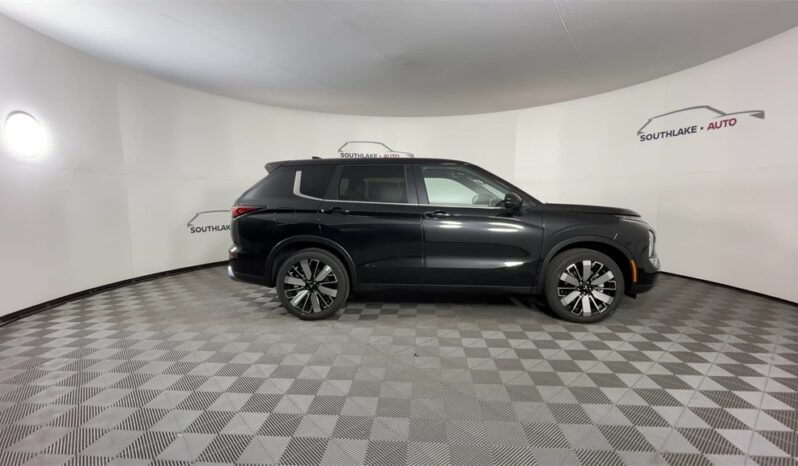 
 Mitsubishi Outlander full									