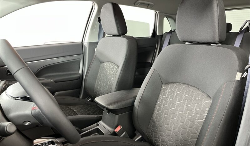 
 Mitsubishi Outlander Sport full									