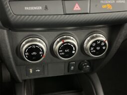 
 Mitsubishi Outlander Sport full									