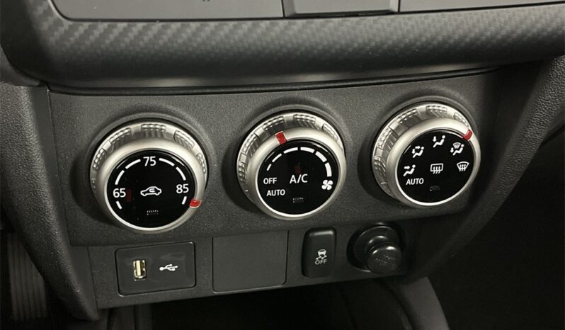 
 Mitsubishi Outlander Sport full									