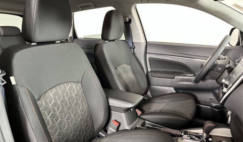 
 Mitsubishi Outlander Sport full									