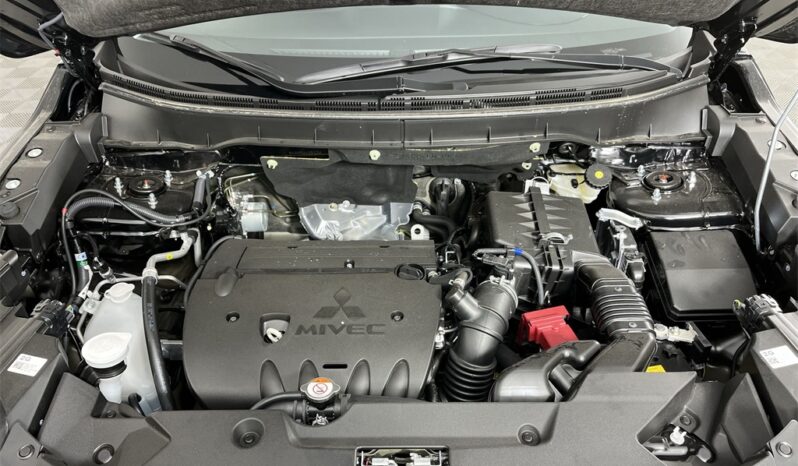 
 Mitsubishi Outlander Sport full									