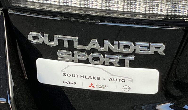 
 Mitsubishi Outlander Sport full									