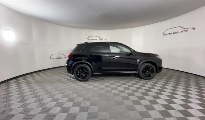 
 Mitsubishi Outlander Sport full									