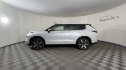 
 Mitsubishi Outlander full									