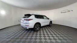 
 Mitsubishi Outlander full									