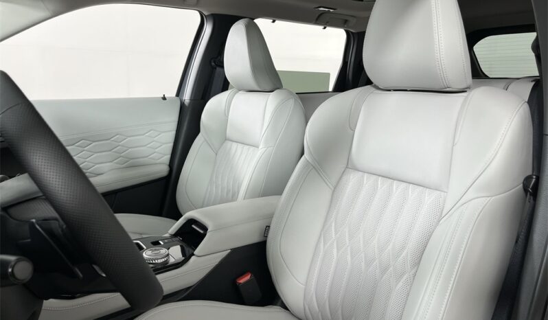 
 Mitsubishi Outlander full									