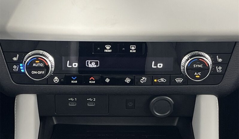 
 Mitsubishi Outlander full									