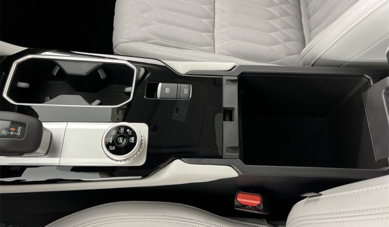 
 Mitsubishi Outlander full									