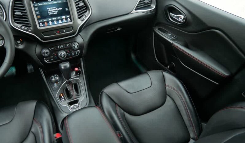 
 Jeep Cherokee full									