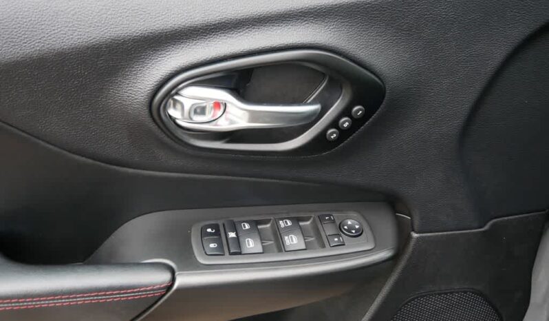 
 Jeep Cherokee full									