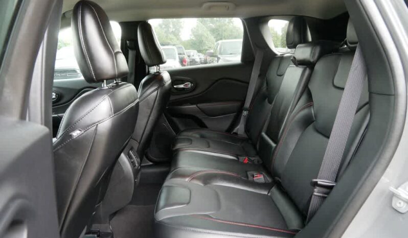 
 Jeep Cherokee full									