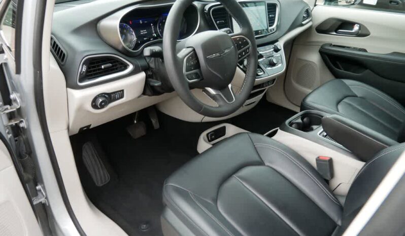 
 Chrysler Pacifica full									