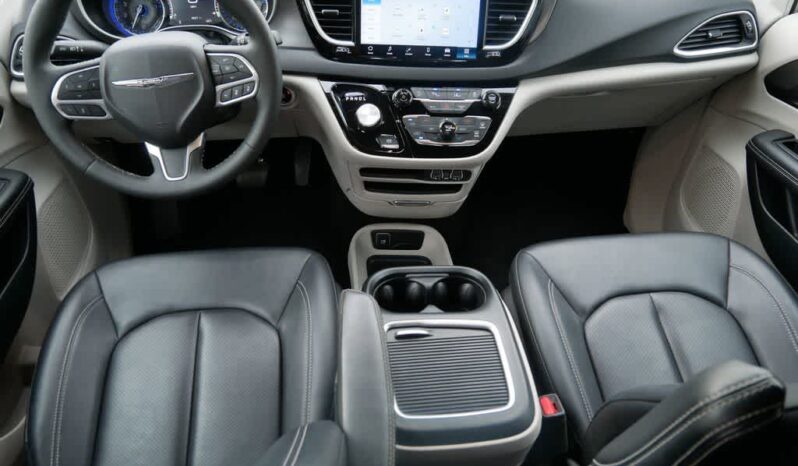
 Chrysler Pacifica full									