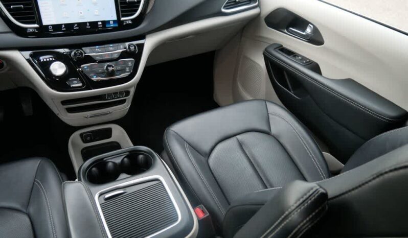 
 Chrysler Pacifica full									