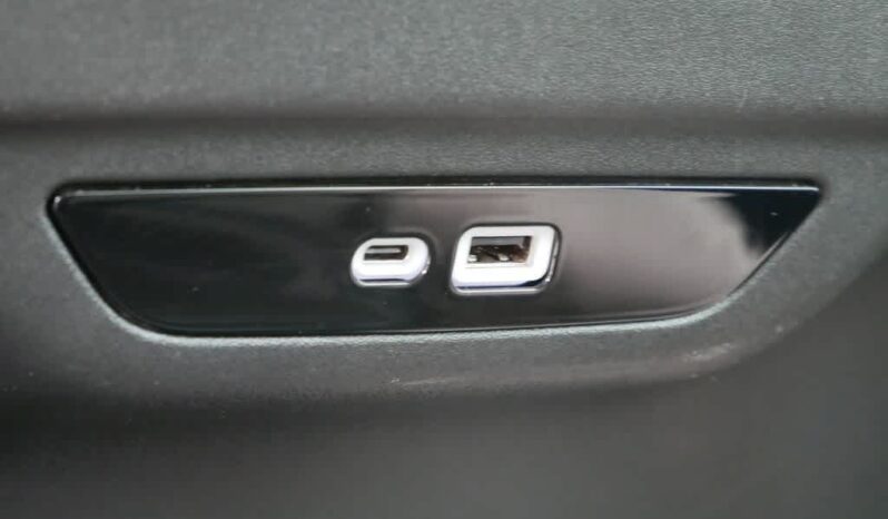 
 Chrysler Pacifica full									