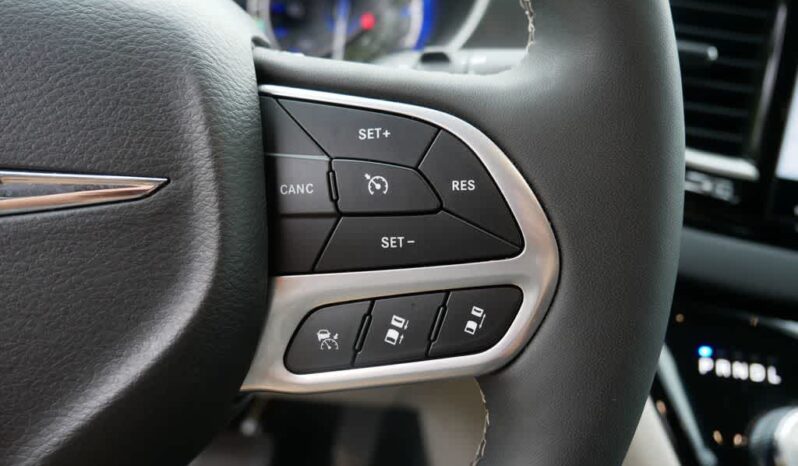 
 Chrysler Pacifica full									