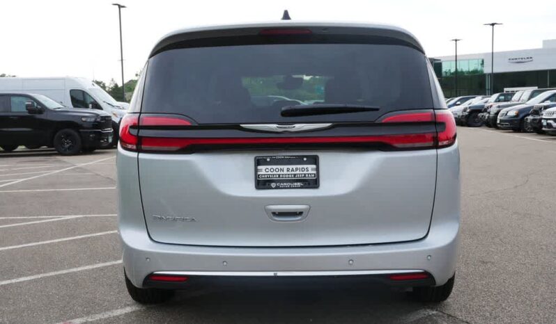 
 Chrysler Pacifica full									