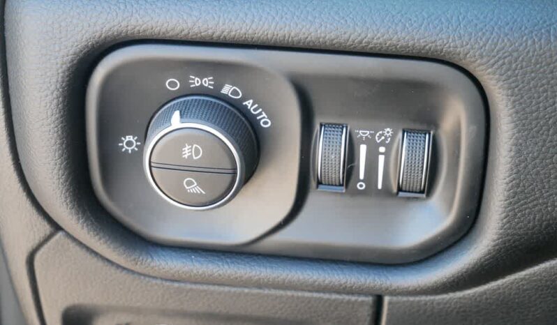 
 RAM 1500 full									