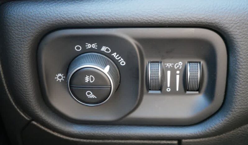 
 RAM 1500 full									
