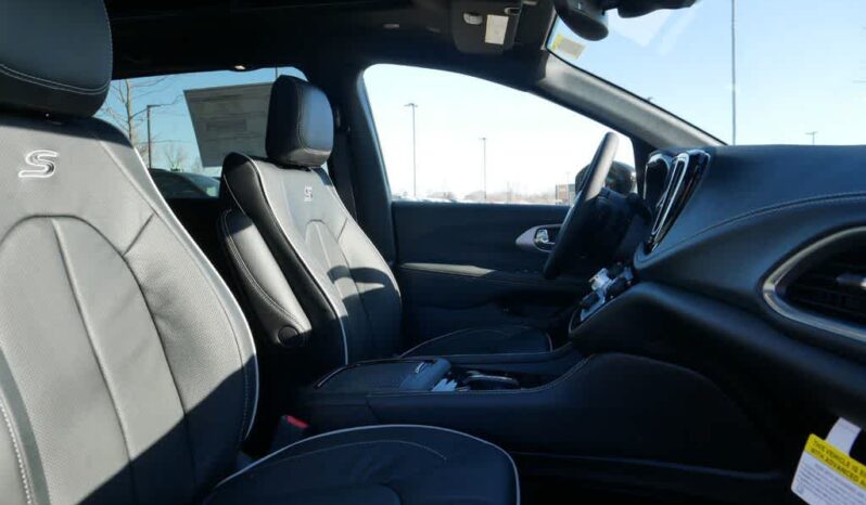 
 Chrysler Pacifica full									