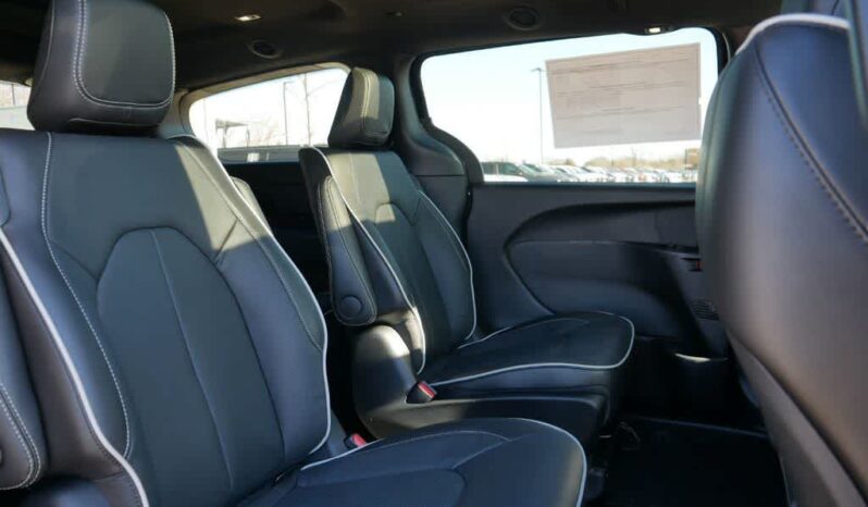 
 Chrysler Pacifica full									