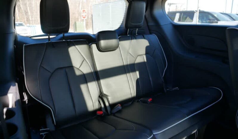 
 Chrysler Pacifica full									