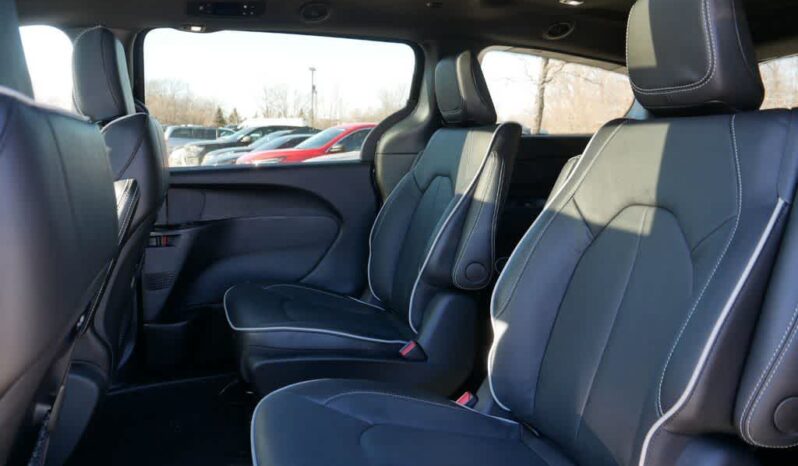 
 Chrysler Pacifica full									