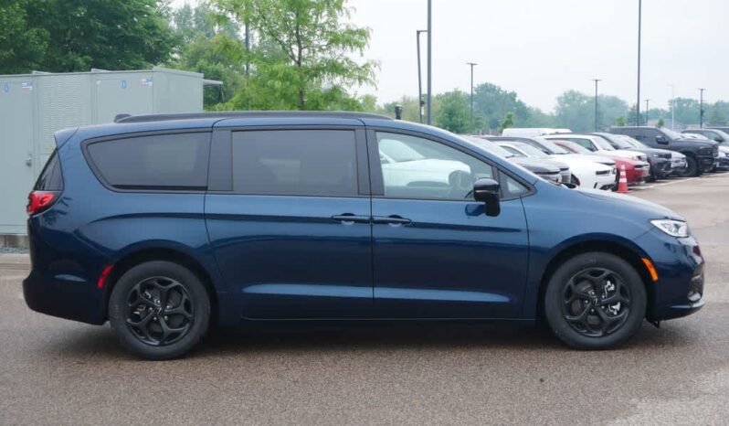 
 Chrysler Pacifica full									