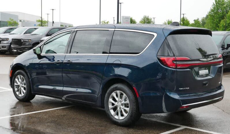 
 Chrysler Pacifica full									