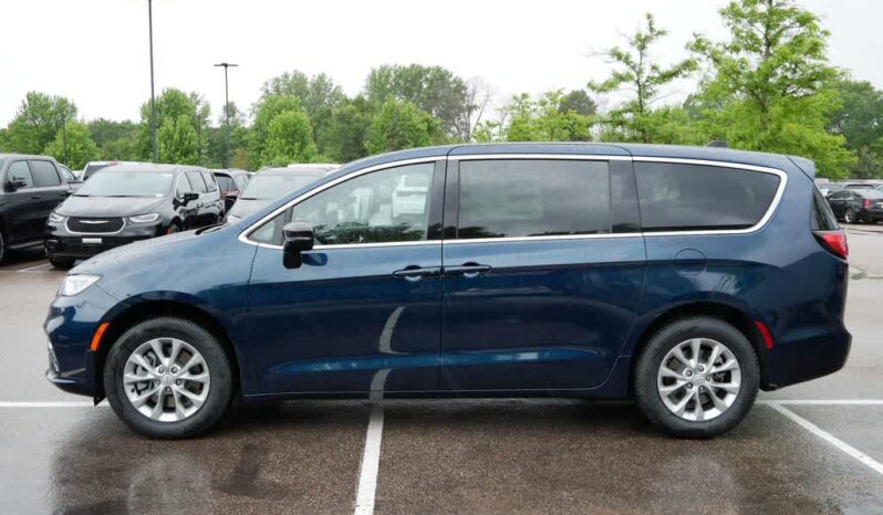 
 Chrysler Pacifica full									