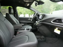 
 Chrysler Pacifica full									