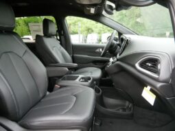 
 Chrysler Pacifica full									