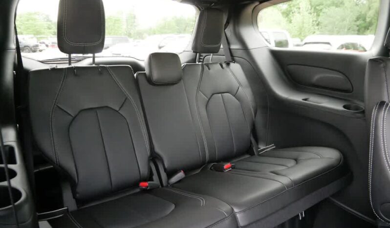 
 Chrysler Pacifica full									
