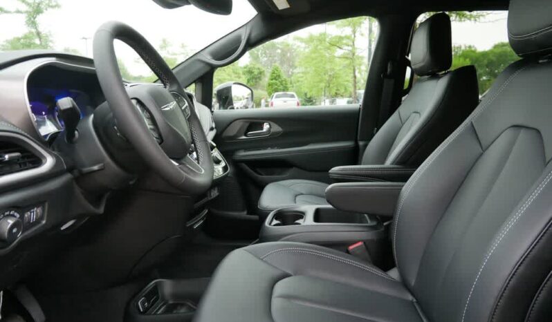 
 Chrysler Pacifica full									