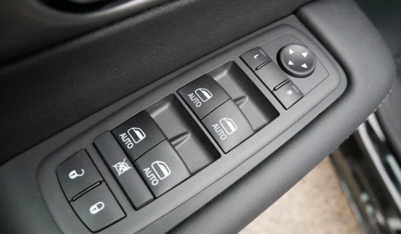 
 Chrysler Pacifica full									