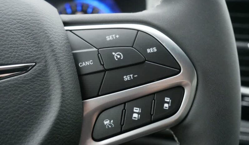 
 Chrysler Pacifica full									