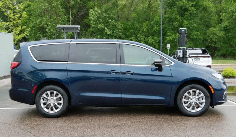 
 Chrysler Pacifica full									