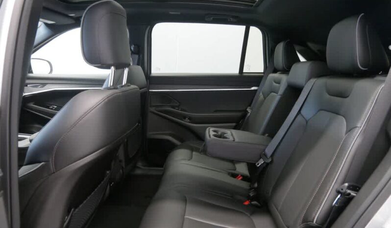 
 Jeep Wagoneer S full									