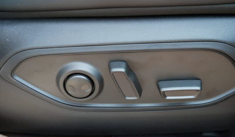 
 Jeep Wagoneer S full									