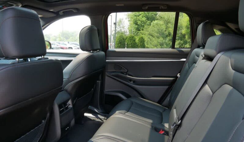 
 Jeep Wagoneer S full									