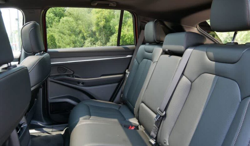 
 Jeep Wagoneer S full									