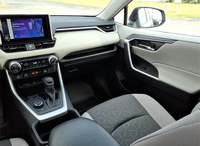 
 Toyota RAV4 Hybrid full									