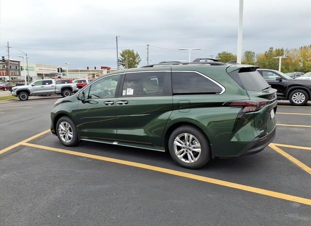 
 Toyota Sienna full									