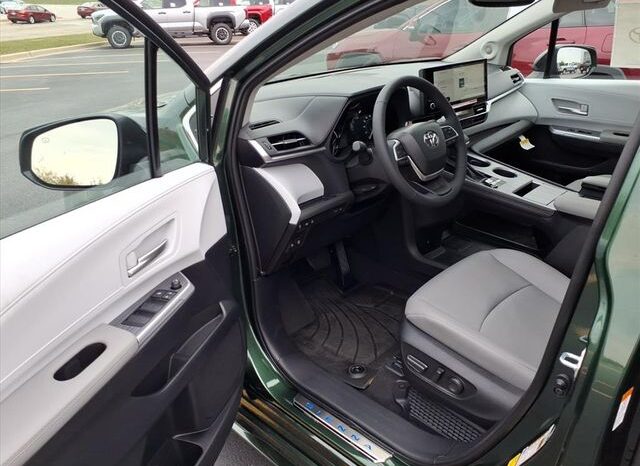 
 Toyota Sienna full									
