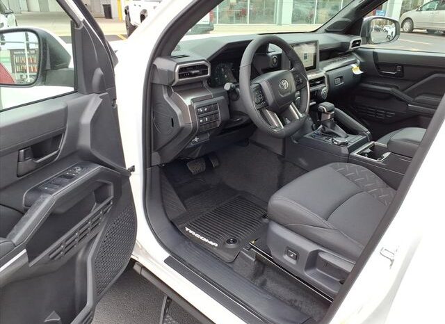 
 Toyota Tacoma full									