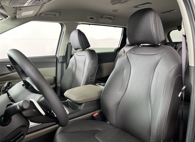 
 Kia Carnival Hybrid full									