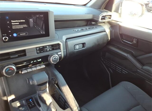 
 Toyota Tacoma full									