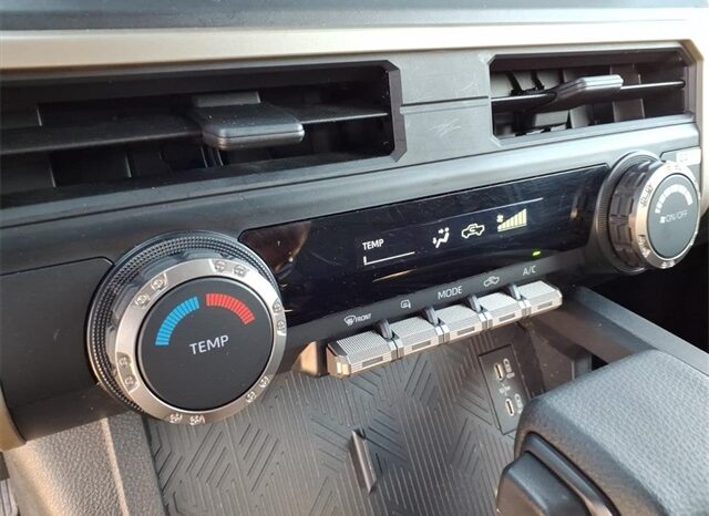 
 Toyota Tacoma full									