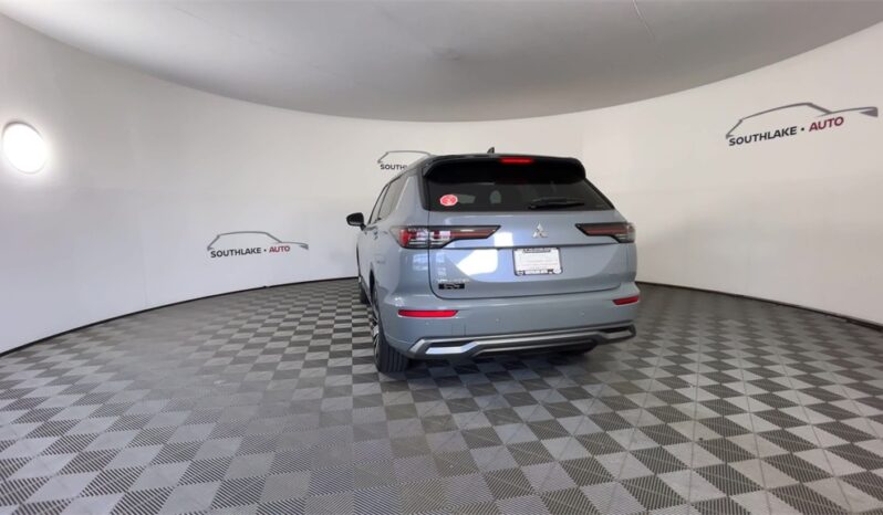 
 Mitsubishi Outlander full									